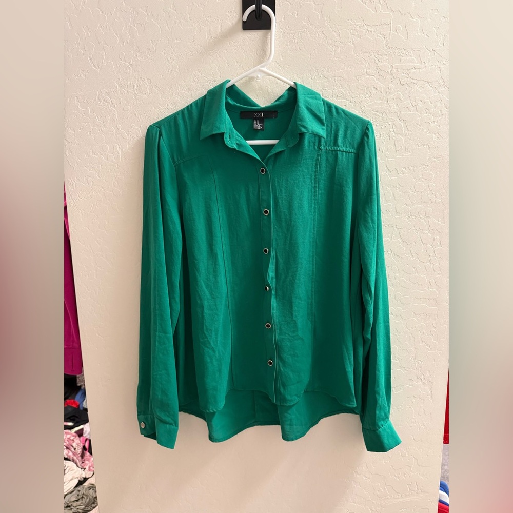 Forever 21 Women's Green Button-Down Shirt
